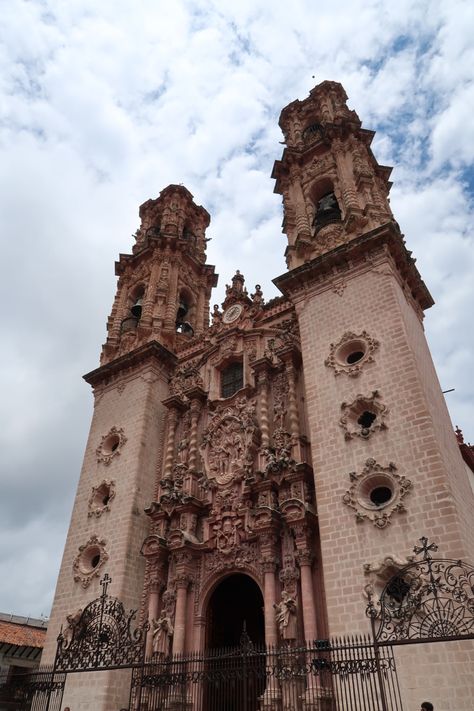 #taxco #mexico #thingstodo #travel #traveling #church #architecture #aesthetic Church Vision Board, Old Mexico Aesthetic, Old Mexico, Mexico Aesthetic, Architecture Aesthetic, Church Aesthetic, Fairy Aesthetic, Church Architecture, Romeo And Juliet