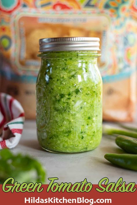 Too many green tomatoes on your hand? This green tomato salsa is fresh, vibrant, and delicious! It goes great with tortilla chips or your favorite Mexican dish! Green Tomatoes Salsa, Green Tomato Salsa Recipe, Green Tomato Salsa, Roasted Tomatillo Salsa, Tomato Salsa Recipe, Roasted Tomatillo, Salsa Sauce, Tomatillo Salsa, Mexican Dish