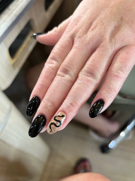 Montseratt Spain, Taylor Eras Tour Outfits Reputation, Reputation Taylor Swift Nail Art, Eras Tour Outfits Reputation Makeup, Rep Era Taylor Swift Nails, Reputation Dress Ideas, Taylor Swift Reputation Nail Art, Taylor Swift Nails Rep, Reputation Taylor Nails