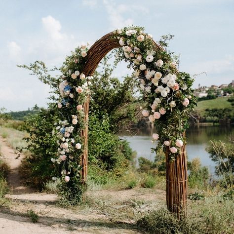 Boho Wedding Ceremony Arch, Hydrangea Centerpiece Diy, Dessert Station Wedding, Summer Wedding Menu, Diy Hydrangea, Cheap Wedding Bouquets, Powder Blue Wedding, Wedding Arbor Rustic, Diy Dessert