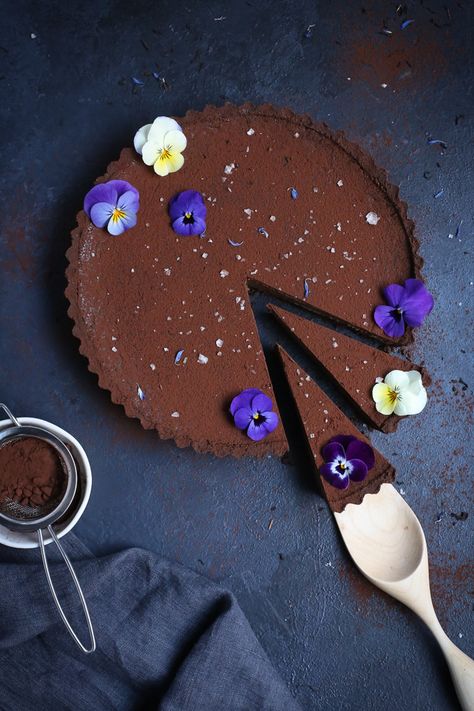 Earl Grey Tart, Sweets Board, Tea Treats, White Chocolate Frosting, Breaking Bread, Dessert Photography, Gingerbread Cake, Sweet Art, Sweet Pie