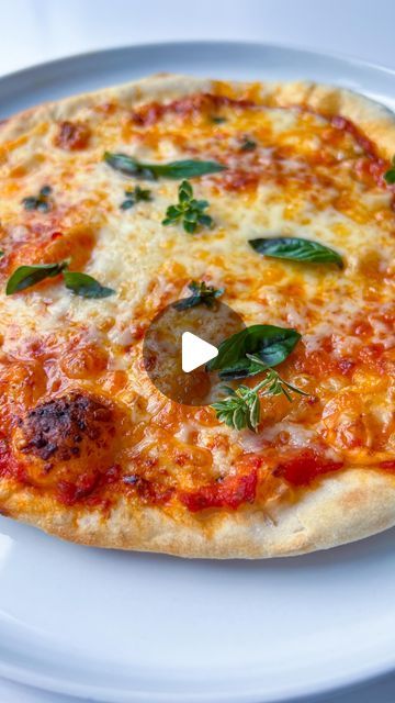 Homemade Flatbread Pizza Dough, Homemade Flatbread Pizza, Make Pizza At Home, Pizza Recipe Video, Pizza At Home, Easy Homemade Pizza, Eggless Recipes, Perfect Pizza, Pizza Recipes Homemade