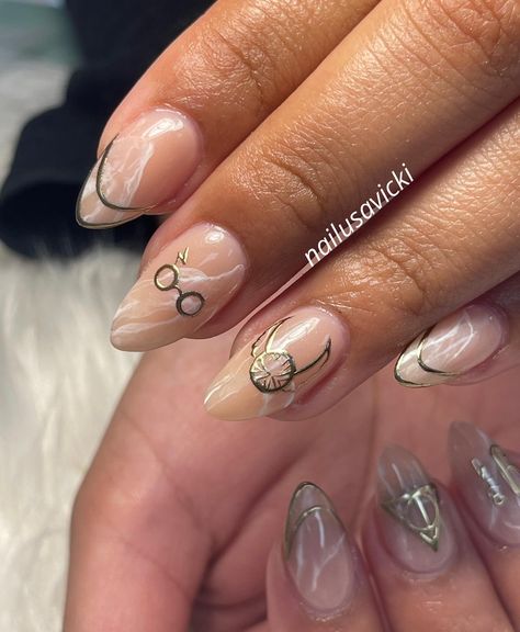 Harry Potter but keep it ✨classy✨ . . BIAB, level lll nail art . . #nails #nailusa #nailart #naildesign #nailsofinstagram #naildesigns #nailsoftheday #naildesignsideas #gel #gelnails #raleigh #durham #raleighnails #trend #trendynails #BIAB #springnails #BIABnails #harrypotter #harrypotternails Luna Lovegood Nail Art, Harry Potter Almond Nails, Harry Potter Gryffindor Nails, Library Nails, Harry Potter Acrylic Nails, Universal Studios Nail Ideas, Harry Potter Themed Nails, Harry Potter Nail Designs, Scotland Nails