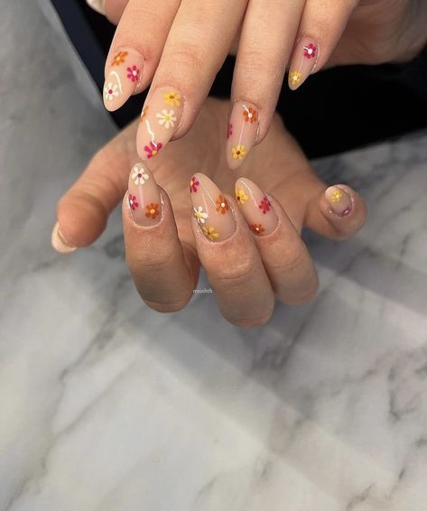 70s Acrylic Nails, 70s Flower Nails, Nails 70s Style, 70s Style Nails, 70s Nail Designs, 70s Inspired Nails, 70s Nails Retro, 70s Nails, Groovy Nails