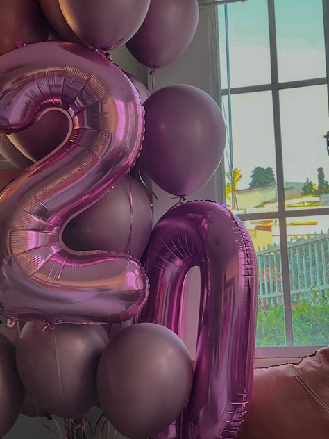 #balloons #20thbirthday #purple #birthday #gift 20th Birthday Ideas Purple, 20 Birthday Balloons, Shot Party, Purple Dorm, 20 Birthday, Happy 20th Birthday, Birthday Wallpaper, Purple Birthday, Balloon Ideas