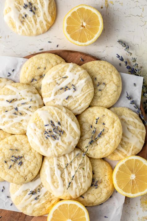 Brighten your day with a burst of citrus, a hint of floral, and a touch of sweetness in every soft and chewy bite of the best lemon lavender cookies. Lavender Rosemary Cookies, Earl Grey Lavender Cookies, Lemon Lavender Shortbread Cookies, Lavender Lemon Cookies, Lavender Biscuits, Summer Baked Goods, Lavender Dessert Recipes, Lavender Projects, Lemon Lavender Cookies