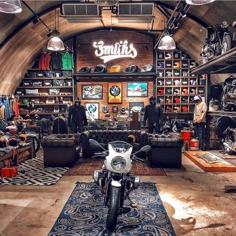 Garage Man Cave Ideas, Leather Burning, Man Cave Ideas, Man Garage, Garage Loft, Man Cave Room, Cool Garages, Garage Man Cave, Motorcycle Garage