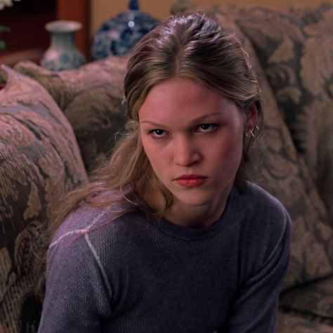 Intj Type, Julia Stiles, 10 Things I Hate About You, Floating Plants, Simple Flower, Intj, A Garden, Floating, Lost