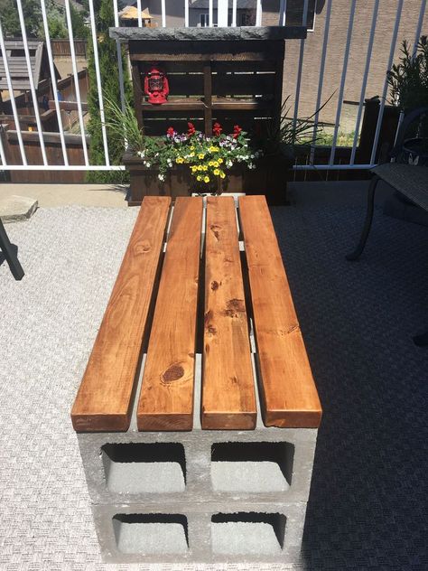 Garden Bench Diy, Cinder Block Garden, Diy Bench Outdoor, Diy Outdoor Decor, Patio Decorating Ideas On A Budget, Backyard Diy Projects, Have Inspiration, Concrete Blocks, Garden Bench