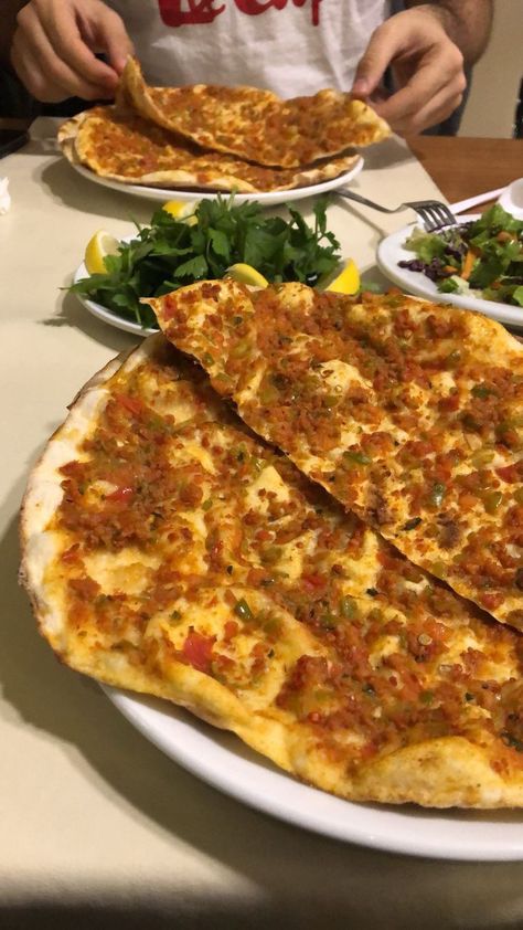 Lahmacun Fake Story, Turkish Snacks, Armenian Recipes, School Food, Middle Eastern Recipes, Turkish Recipes, Food Snapchat, Fake Story, Food Obsession