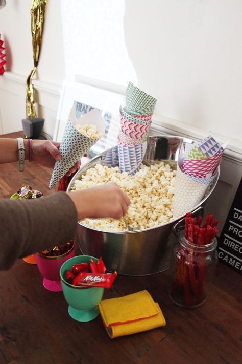 Diy Dessert Table, Popcorn Cones, Food Display Table, Little Mr, Diy Popcorn, Popcorn Party, Popcorn Bar, Barbie Birthday, Food Table