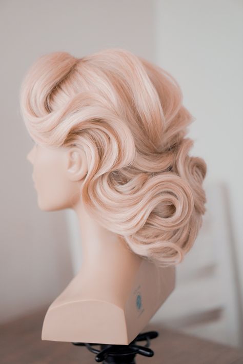 Retro Bridal Hairstyles, 1940s Wedding Hair Updo, Vintage Updos, 50s Hair, Character Appearance, Vintage Hairstyle, Vintage Updo, Hairstyle Ideas Easy, Competition Hair