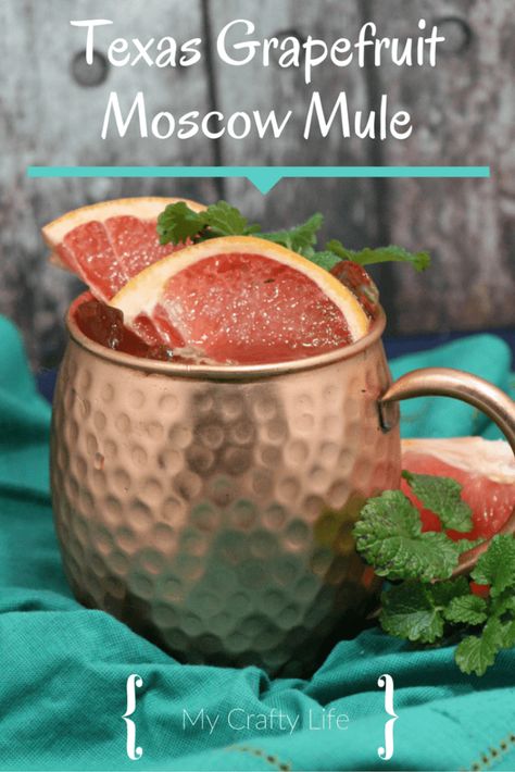 Blackberry Moscow Mule, Moscow Mule Drink Recipes, Moscow Mule Drink, Mule Drink, Grapefruit Cocktail, Moscow Mules, Moscow Mule Recipe, Alcoholic Desserts, Copper Mug