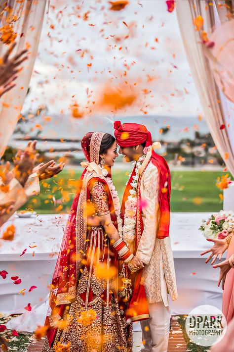 Bride Groom Photoshoot, Indian Wedding Pictures, Bride Groom Poses, Indian Wedding Poses, Groom Photoshoot, Indian Wedding Photography Couples, Bridal Photography Poses, Indian Wedding Couple Photography, Bride Photography Poses