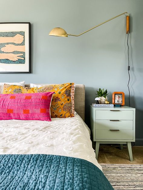 Guest Bedroom Eclectic, Vibrant Boho Bedroom, Fun Guest Bedroom Ideas, Eclectic Bedroom, Bedroom Refresh, Bedroom Interior Design, Decoration Inspiration, Awesome Bedrooms, Ideas Home