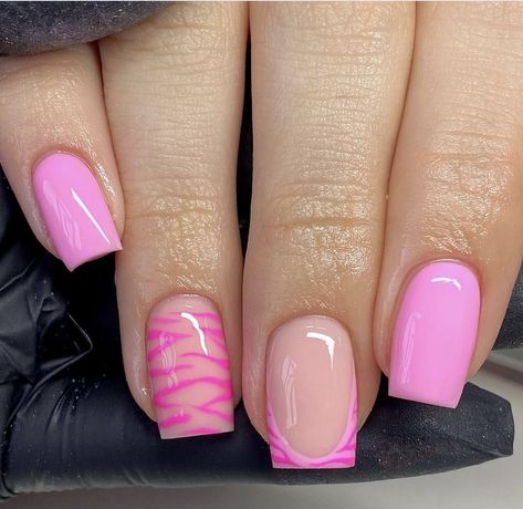 Bright Pink Nails, Nail Short, Simple Gel Nails, Girly Acrylic Nails, French Tip Acrylic Nails, Cute Nail, Work Nails, Classy Acrylic Nails, Short Square Acrylic Nails