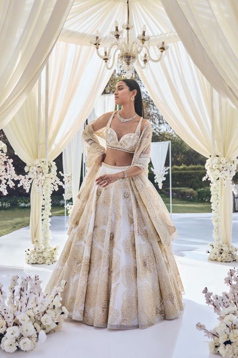 White And Gold Lehenga, Pretty Suits, Hindi Wedding, Strappy Blouse, Indian Fits, Seema Gujral, Engagement Lehenga, Anniversary Outfit, Gold Lehenga