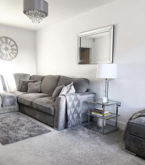 Grey Carpet Living Room, Comfy Living Room Decor, Front Room Decor, Silver Living Room, House Interior Decor Ideas, Living Room Decor Gray, Comfy Living Room, Glam Living Room, Apartment Living Room Design