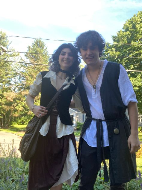 Piratecore Fashion, Medieval Outfit, Ren Faire Outfits, Medieval Fair, Pirate Costumes, Fantasy Party, Ren Faire Costume, Pirate Outfit, Fair Outfits