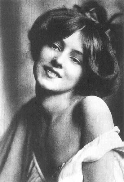 The "lethal beauty" of Evelyn Nesbit and the very first "trial of the century" Evelyn Nesbit, Charles Dana Gibson, Vintage Foto's, Portrait Vintage, Fotografi Vintage, Gene Kelly, Mae West, Gibson Girl, Silent Movie