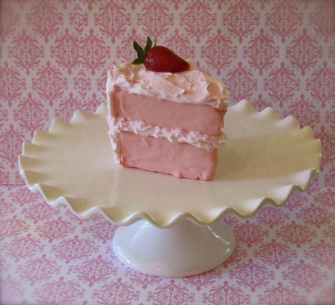 Strawberry Cake Slice, Pretty Sweets, Cake Piece, Faux Desserts, Fresh Strawberry Cake, Fake Cakes, Birthday Package, Rosette Cake, Slice Of Cake