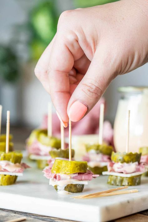 Keto Reuben Sandwich Pickle Bites – Health Starts in the Kitchen - Hayley in the Kitchen Make Ahead Cold Appetizers, Pickle Bites, Cold Appetizer Recipes, Keto Reuben, Cold Party Appetizers, Cold Appetizer, Caprese Salad Skewers, Cucumber Appetizers, Cold Finger Foods