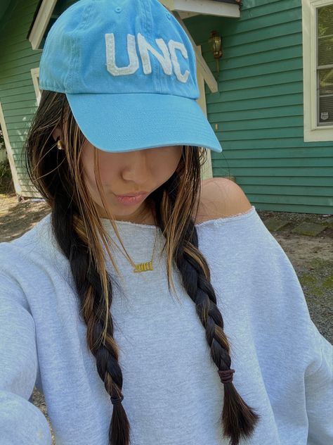 unc #fashion #aesthetic #style #casual #casualstyle #outfits #college #chapelhill tar heels carolina blue #caps #baseballcap #minimalist #minimalstyle fashion ideas braids hot summer style #summer #comfy Braids And Baseball Caps, Game Day Fits, Outfits College, Day Fits, Tar Heels, Chapel Hill, Aesthetic Style, Carolina Blue, Style Summer