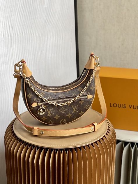 Lv Astethic, Tas Lv Louis Vuitton Terbaru, Loop Louis Vuitton, Lv Loop Bag Outfit, Lv Loop Bag, Bag Astethic, Luois Viton, Lv Bags Louis Vuitton Handbags, Louis Vuitton Loop Bag