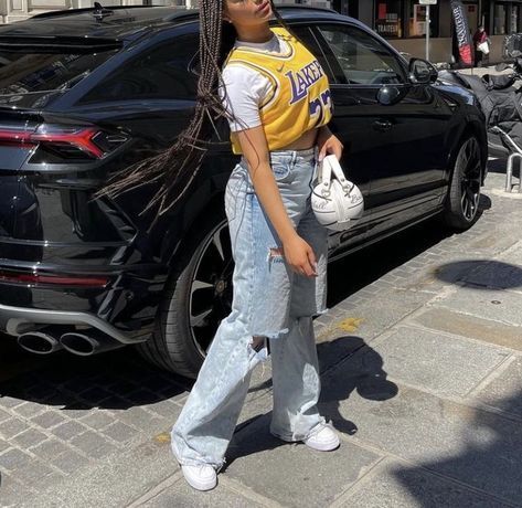 Iris Dupree, Iris Aesthetic, Lakers Outfit, Athleisure Outfits Fall, Tennis Court Photoshoot, Nba Outfit, Concept Ideas, Outfit Mujer, Long Shot