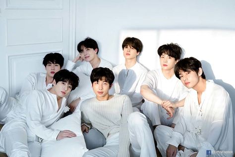 2019 BTS Festa guide: All the details, photos, songs, and more | Hypable Bts Keyboard Wallpaper, Bts Keyboard, Keyboard Wallpaper, Bts Backgrounds, Bts Ot7, Bts Group Photos, Ellie Goulding, Keyboard Cover, Mac Miller