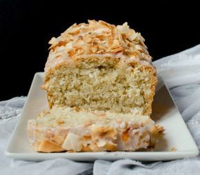 Vegan Coconut Loaf Cake - Chec de post cu nuca de cocos Coconut Quick Bread, Pastry Workshop, Coconut Loaf Cake, Coconut Loaf, Coconut Flan, Quick Bread Recipe, Coconut Dessert, Coconut Bread, Vegan Coconut