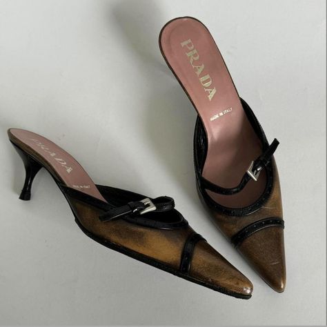 Vintage Prada kitten heels. Pointed copper patina effect leather with black brogue detail and strap. Love. Size US 5, $180. Seller:… | Instagram Carrie Bradshaw Shoes, Prada Kitten Heels, Vintage Kitten Heels, Black Brogues, Vintage Kitten, Walking In Heels, Vintage Prada, Vintage Heels, Copper Patina