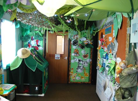 Jungle Classroom Role-Play Area Photo - SparkleBox Animal Print Classroom, Preschool Jungle, Jungle Classroom, Theme Jungle, Eyfs Ideas, Nature Wonders, Dear Zoo, Role Play Areas, Eyfs Classroom