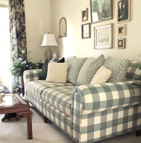 Check Sofa Living Room, Green Plaid Sofa Living Room, Checkered Sofa Living Room, Checked Sofa Living Room, Gingham Sofa Living Room, Cottage Sofa Bed, Country Cottage Sofa, 90 Home Decor, Gingham Couch Living Room