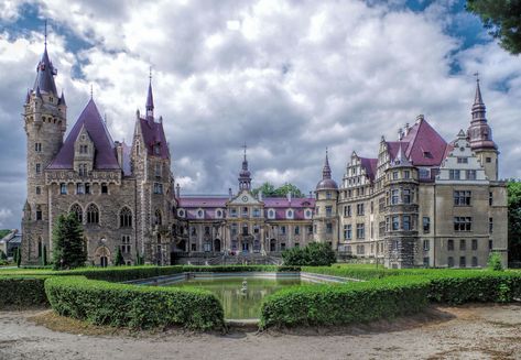 One of the World’s Most Beautiful Castles is also a School for Wizards - I'm not really sure where to start with Mozna Castle. The middle of old nowhere would probably be quite accurate, but to be more specific, this Baroque behemoth lies in old Bohemia, otherwise known as Upper Silesia, Poland. The castle has 365 rooms and 99 spires. Unusual Houses, Modern Castle, Castles To Visit, Setting Inspiration, Old Castle, Urban Exploring, Castle Mansion, European Castles, Castle House