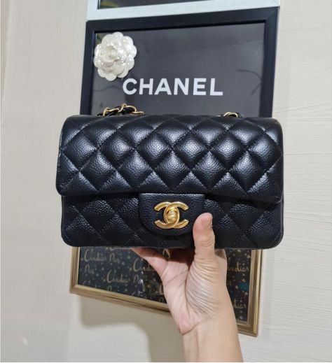 Black Caviar, Chanel, Black