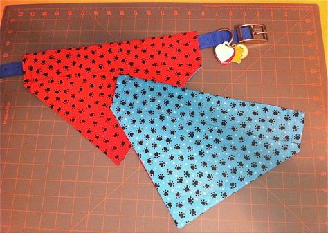 Diy Dog Bandana, Syprosjekter For Nybegynnere, Bandanas Diy, Dog Bandana Pattern, Bandana Pattern, Dog Bandanna, Over The Collar Dog Bandana, Sew Ins, Dog Clothes Patterns