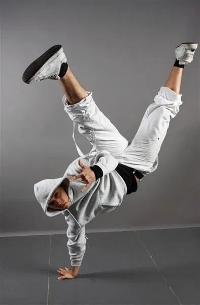 21 Professional Break Dancing Photos - Photoshop Tutorials Dancing Photos, Break Dancing, Cultura Hip Hop, Dancing Poses, Poses Dynamiques, Baile Hip Hop, Dancing Art, Hip Hop Dancer, Moda Hip Hop