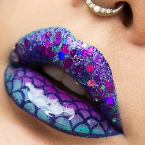 Mermaid Lip Art Maquillaje Kylie Jenner, Lip Art Makeup, Lipstick For Fair Skin, Lipstick Designs, Beautiful Lipstick, Nice Lips, Bottom Lip, Lipstick Art, Mermaid Makeup