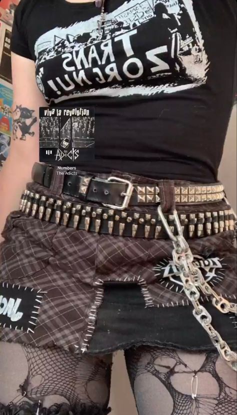 1990s Punk Fashion, Crust Skirt, Punk Mode, Punk Fashion Diy, Crust Punk, Punk Clothing, Punk Outfits, Alt Fashion, Swaggy Outfits