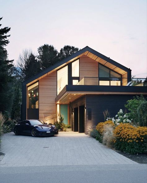 Farm House Ideas Architecture, Modern Family House Exterior, House Exterior Wood, Scandinavian House Design Exterior, Cottagecore House Aesthetic, Scandinavian Home Exterior, Scandinavian House Exterior, Modern Scandinavian House, Dark Cottagecore House