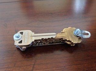 Picture of Key Placement Key Organizer Diy, Magnetic Key Holder, Key Holder Diy, Hidden Key, Edc Gadgets, Apple Watch Fashion, Edc Tools, Bf Gifts, Key Jewelry