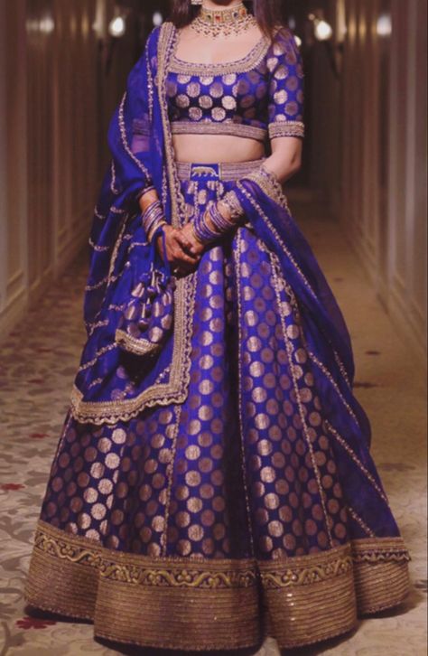 Sabyasachi Blouse Designs, Sabyasachi Blouse, Sabyasachi Lehengas, Telugu Culture, Sabyasachi Collection, Lehenga Pattern, Lehenga Saree Design, Simple Lehenga, Grow Taller