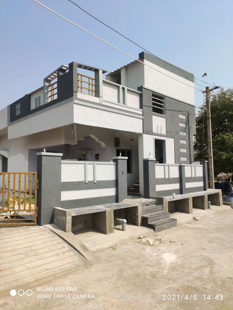 Out Side Colours For House, Compound Wall Colour Combinations, Indian House Colour Outside, Elevation Colour Combination Indian, Indian Exterior House Colour, Elevation Painting Colours, Building Colour Combination, House Front Colour Combination, House Colour Exterior Indian