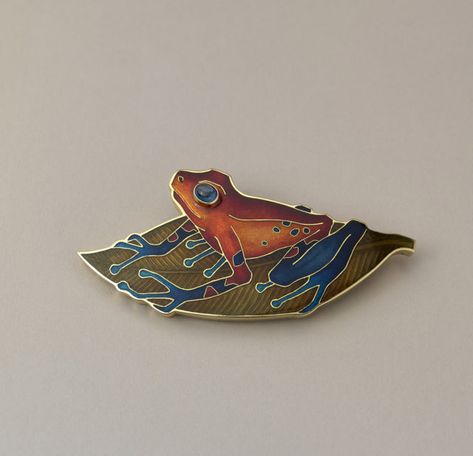 Strawberry ‘Blue Jeans’ Frog Brooch – Fred Rich Enamel Design Frog Brooch, Sapphire Eyes, Enamel Jewelry, Jewelry Inspo, Gold Jewellery, Brooches, Blue Jeans, Mood Board, Gold Jewelry