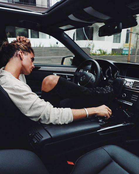 From the City to the Tropics 🌴 Picture Poses Men, Men Cars Photography, Jay Alvarrez, Poses Men, Tumblr Boys, Photography Poses For Men, Car Guys, Long Hair Styles Men, Poses For Men