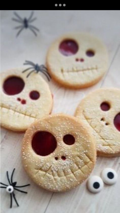 Halloween Linzer Cookies, Halloween Biscuits Ideas, Halloween Madeline Cookies, Halloween Easy Cookies, Xmas Baking Ideas For Kids, Postres Halloween Ideas, Easy Halloween Baking, Halloween Cookies Ideas, Halloween Cookies Easy