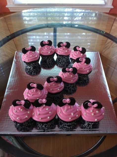 minnie mouse birthday ideas | Minnie mouse cupcakes | Birthday party ideas-1… Cupcakes Minnie Mouse, Minnie Mouse Decorations, Minnie Mouse Party Ideas, Mouse Cupcakes, Minnie Mouse Cupcakes, Anniversaire Diy, Minnie Birthday Party, Minnie Mouse Theme, Second Birthday Ideas