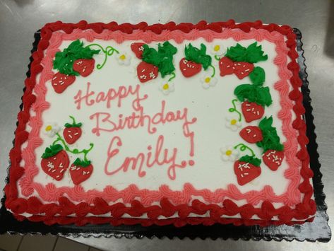 Strawberry Themed Sheet Cake, Sheet Cake Aesthetic, Cute Sheet Cakes, Strawberry Decorated Cake, Sheet Cakes Decorated Birthdays, Pink Party Foods, Sheet Cakes Decorated, Baby Shower Sheet Cakes, Strawberry Sheet Cakes