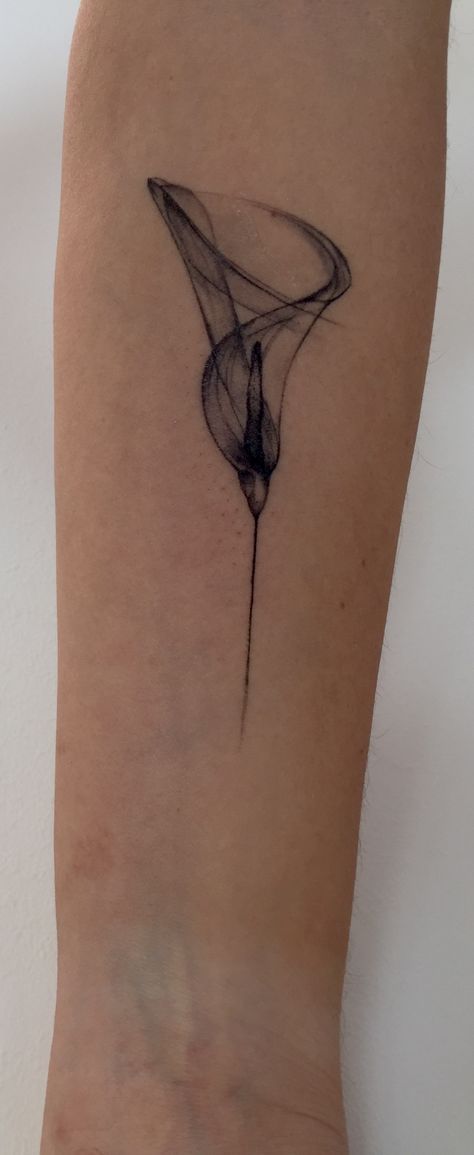 Calla Lily Tattoo, Bow Tattoo Designs, Lillies Tattoo, Lily Tattoo Design, Simple Tattoos For Women, Saved Tattoo, Lily Tattoo, Tattoo Black, Tattoo Feminina